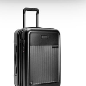 NWT Briggs & Riley Sympatico 2.0 Expandable Spinner Black